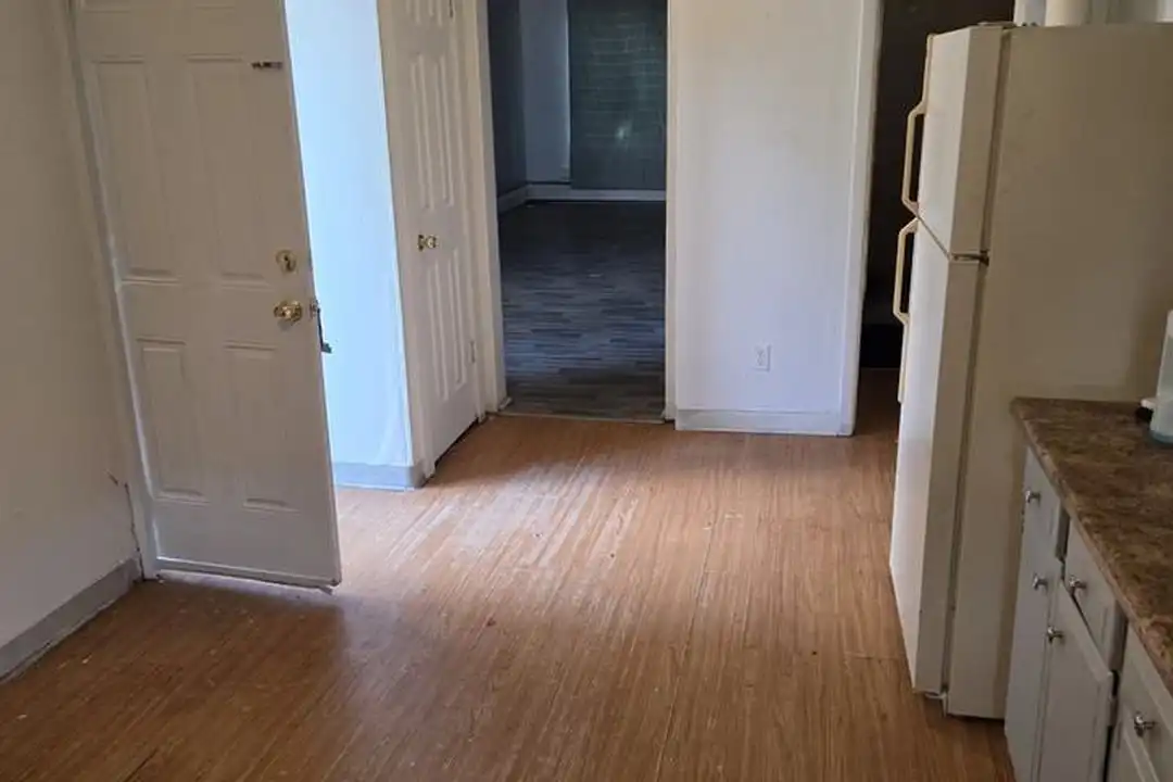 526 Park St – photo 1