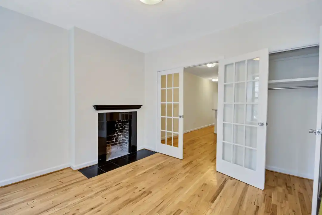 1167 2nd Ave unit 4S – další