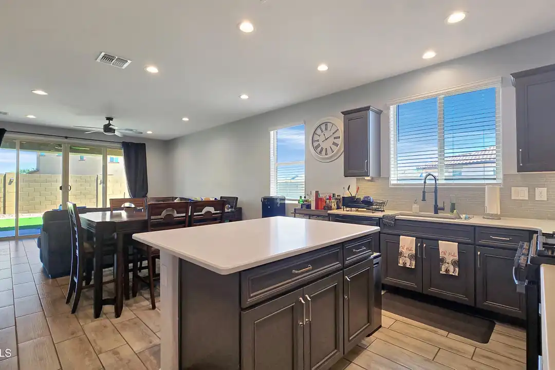 15650 W Morning Glory St - More