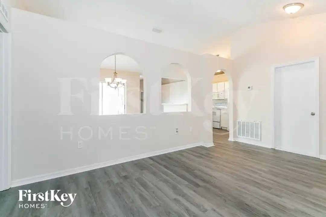 711 Hamster Way - View 3