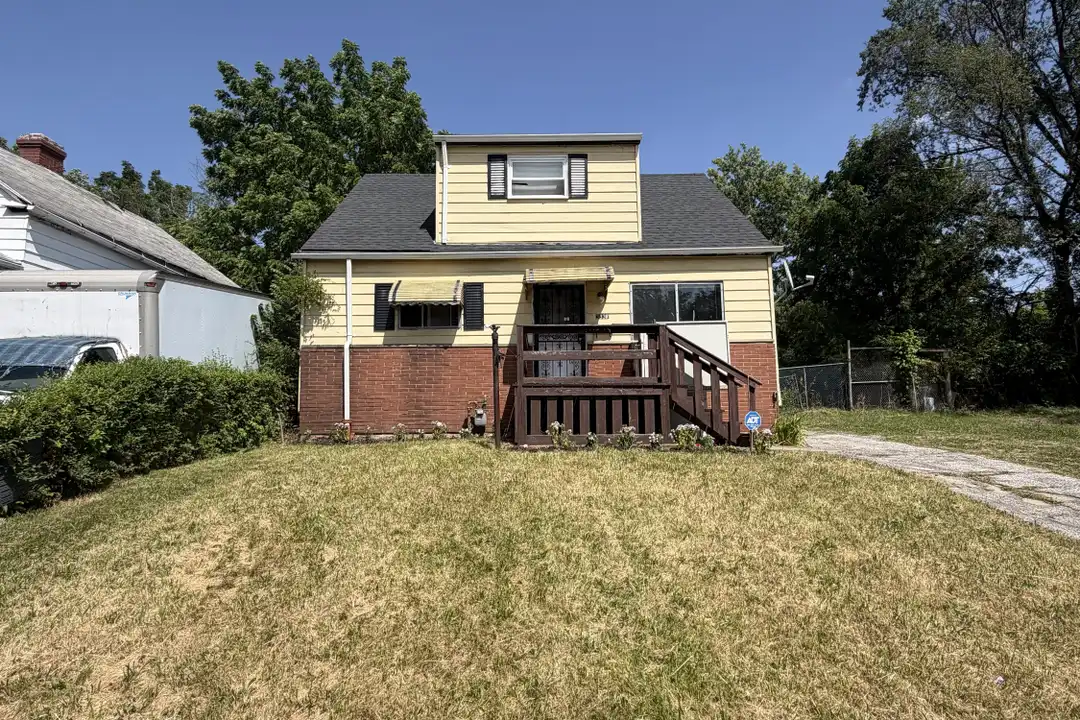 3337 E 130th St – photo 1
