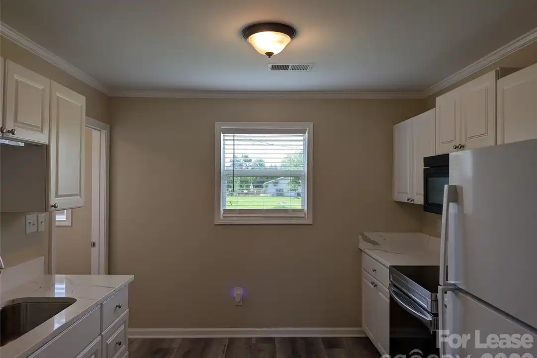 421 West Ave W - View 6