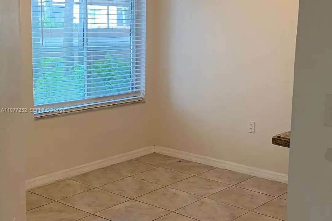 22104 Glenmoor Dr - View 4