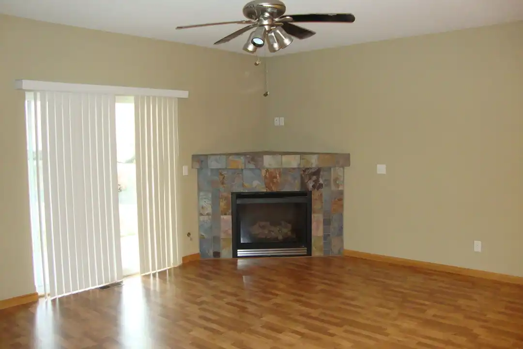 414 E Elcliff Rd unit 02 - View 2