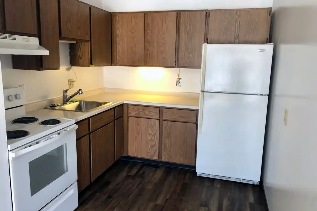 203 S Oak St unit 203 - 6 - More