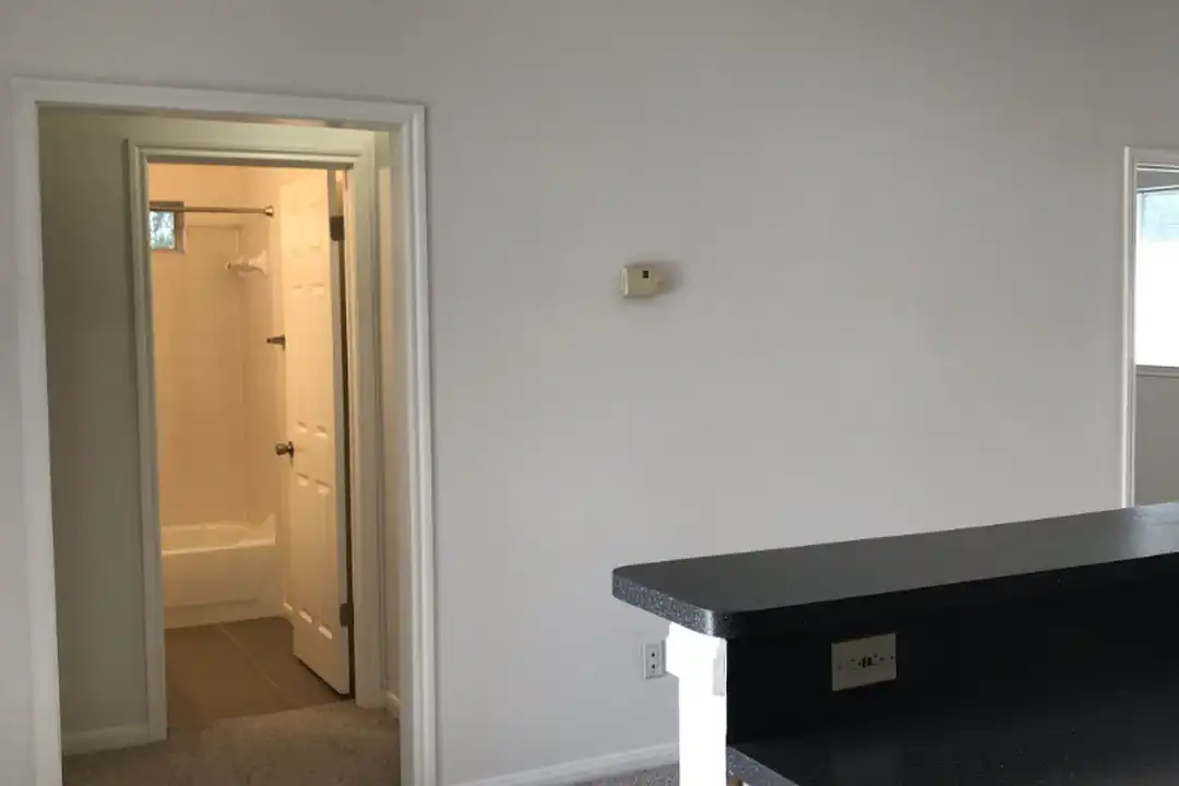 3104 Northwest Blvd unit D - View 4