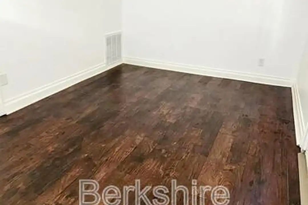 940 E Palmetto St - View 2