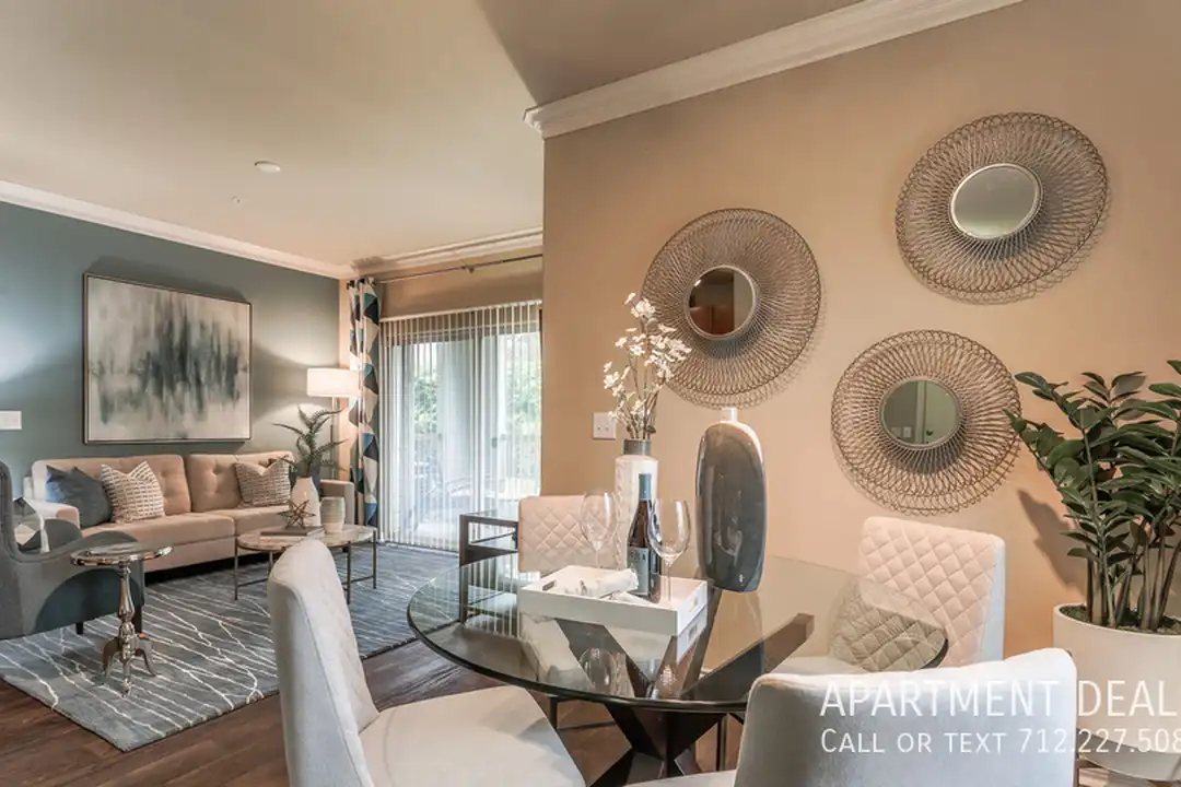 1461 Louisiana Ave - View 5