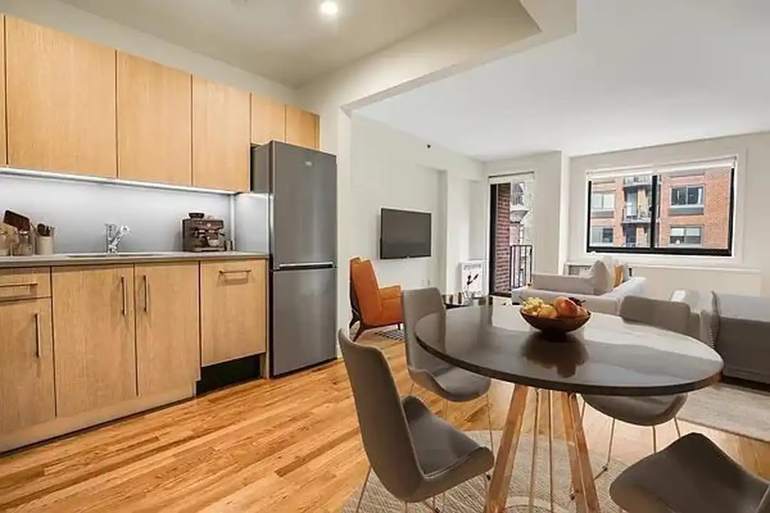 101 W 15th St unit 603 – pohled 2
