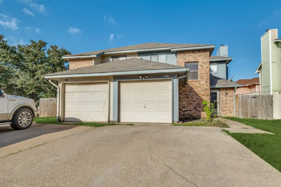 2617 Isbella Dr - View 2