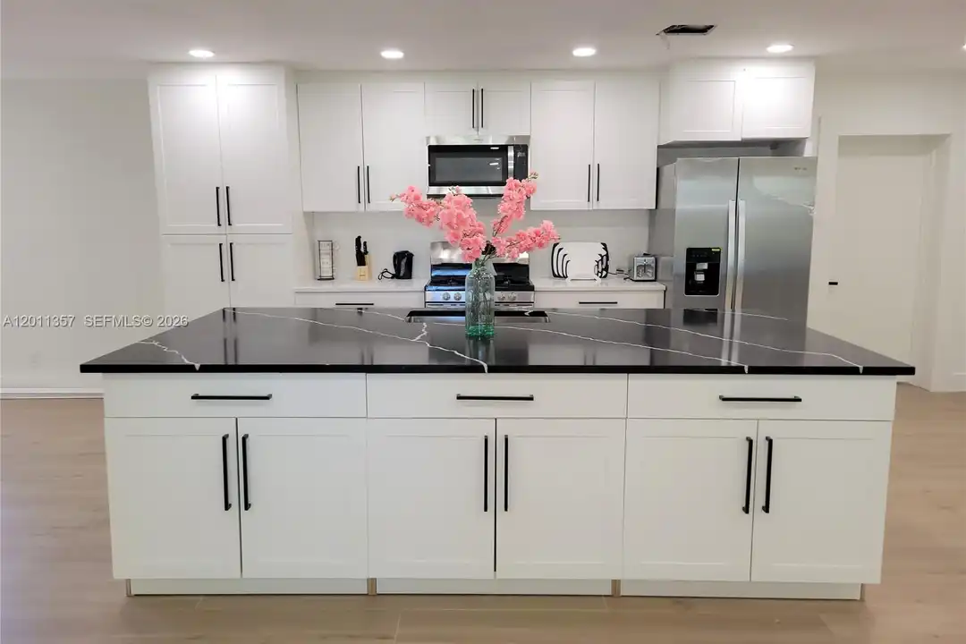 735 Tradewind Dr - View 2