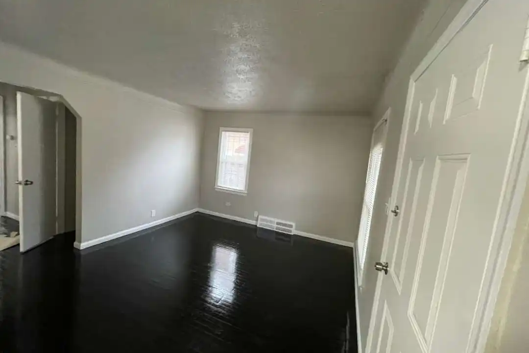 18556 Kentfield St – pohled 2