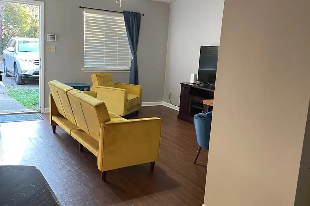Apartment in Tallahassee - More