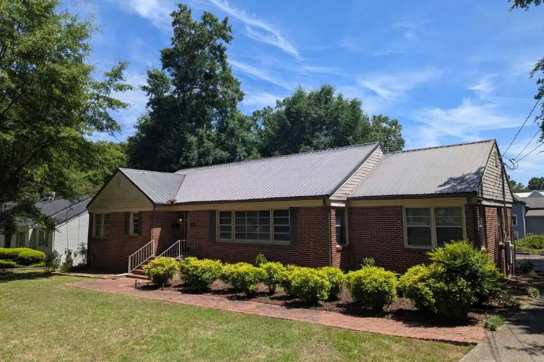 610 W Charlton St – photo 1