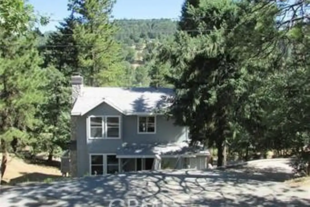21778 Ridge Dr – photo 1