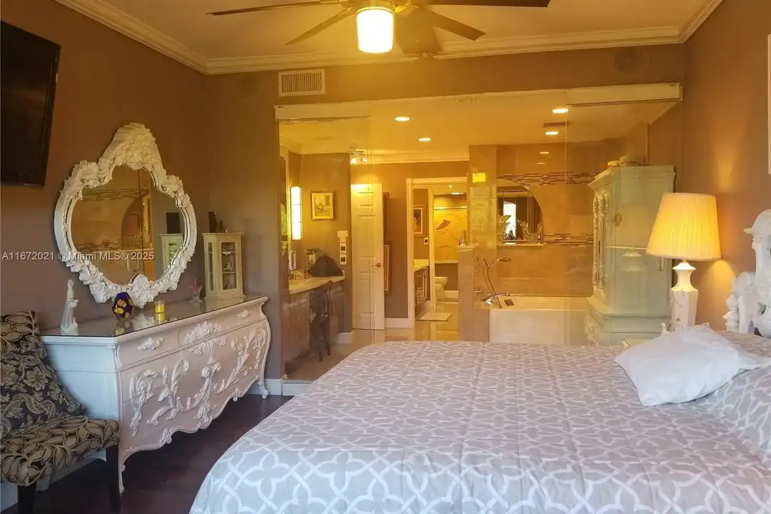 151 Crandon Blvd #430 - More
