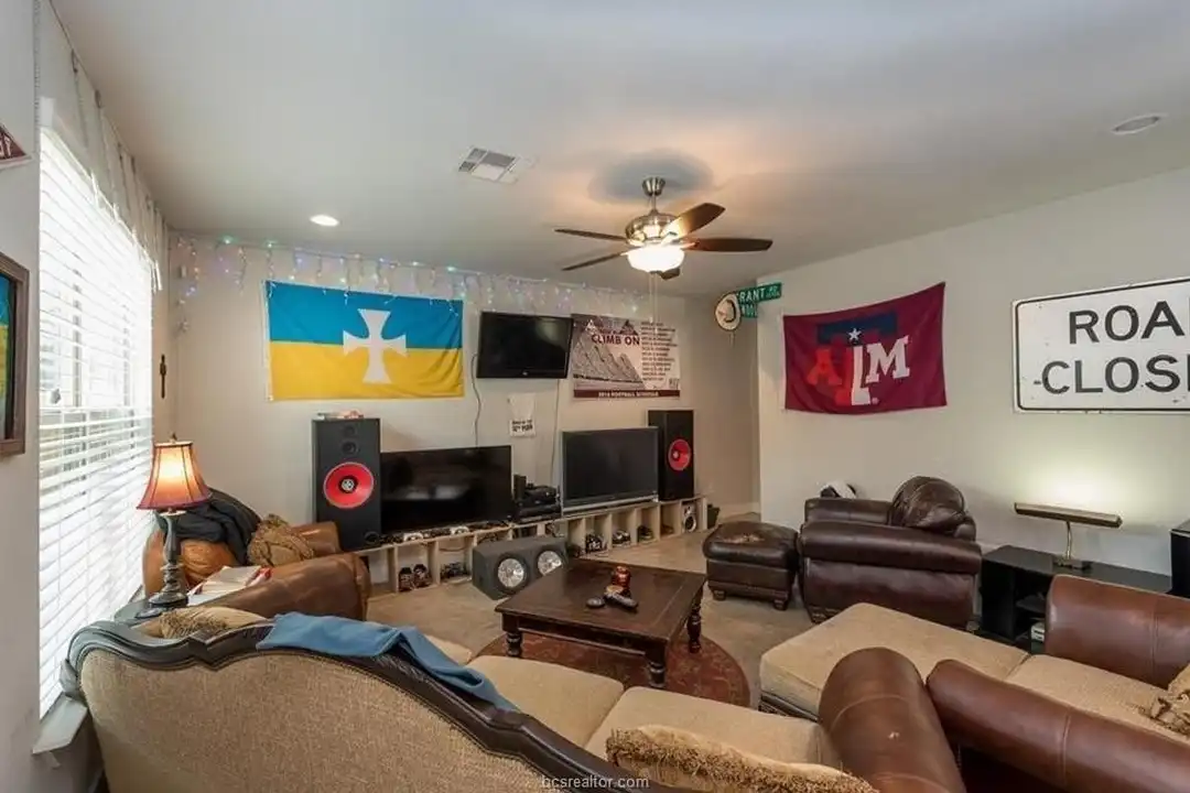 4308 Oaklawn St – photo 1