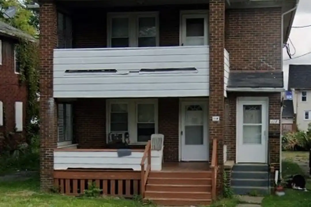 118 Hilton Ave – photo 1