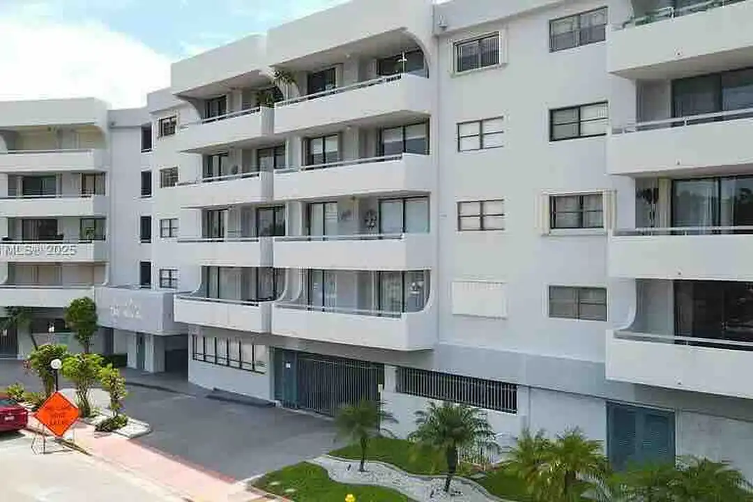 7300 Wayne Ave unit 415 - View 2