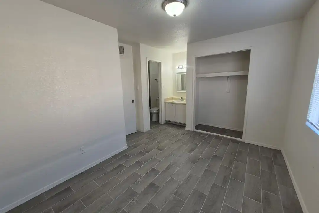2173 S 1st Ave unit 05 – photo 1