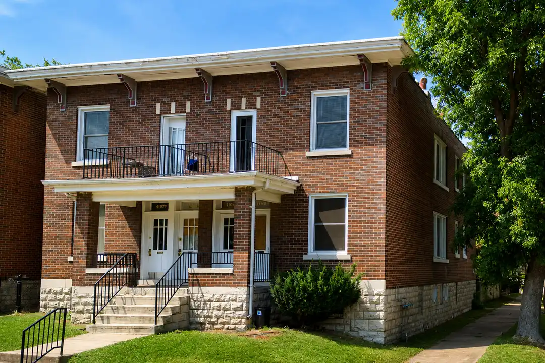 3001-3003 Osage St unit 3001 – photo 1 of 8