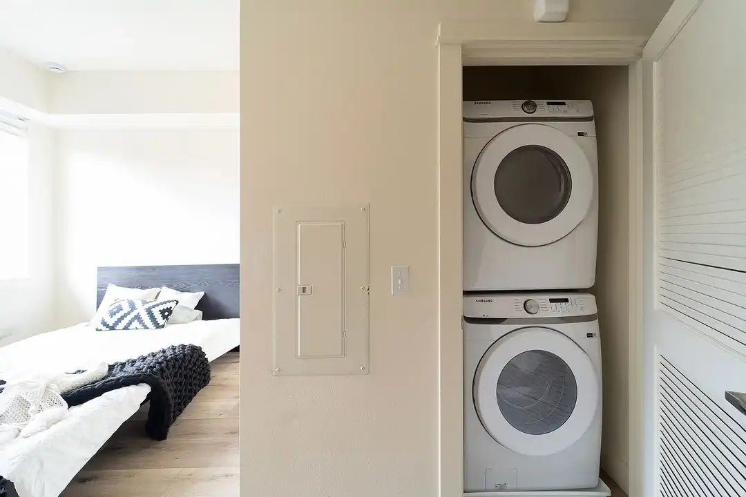 Capitol Hill Apartments - Więcej
