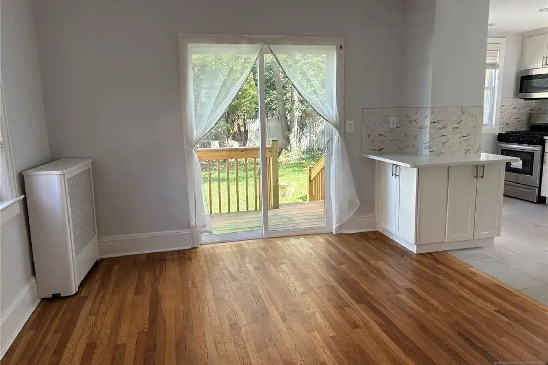 11 Holland Ave - View 5