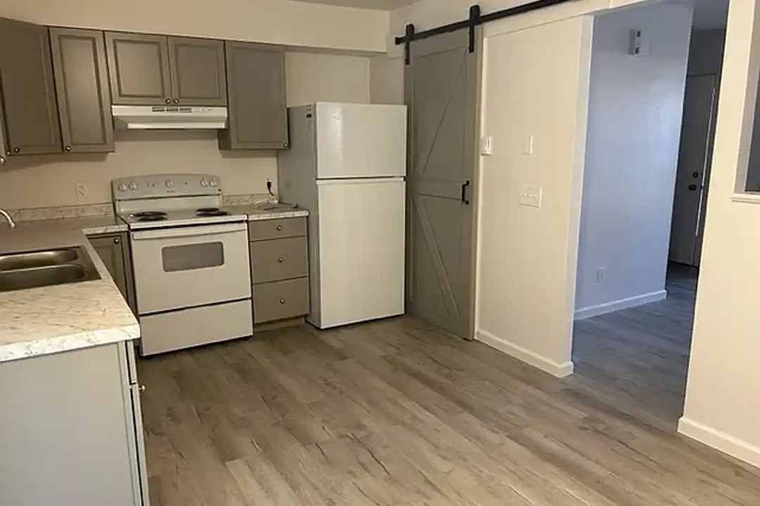 Plymouth Village Apartments – photo 1 of 12