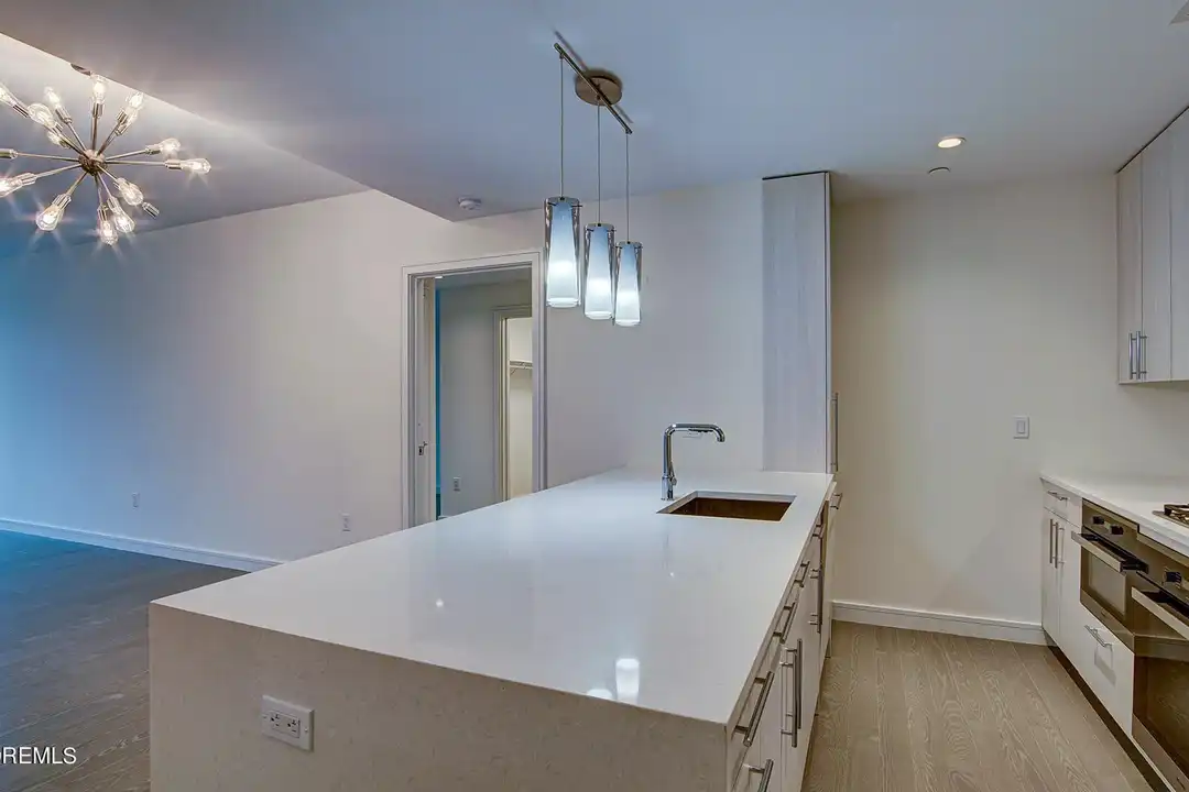 15 Morris Ave #507 - View 4
