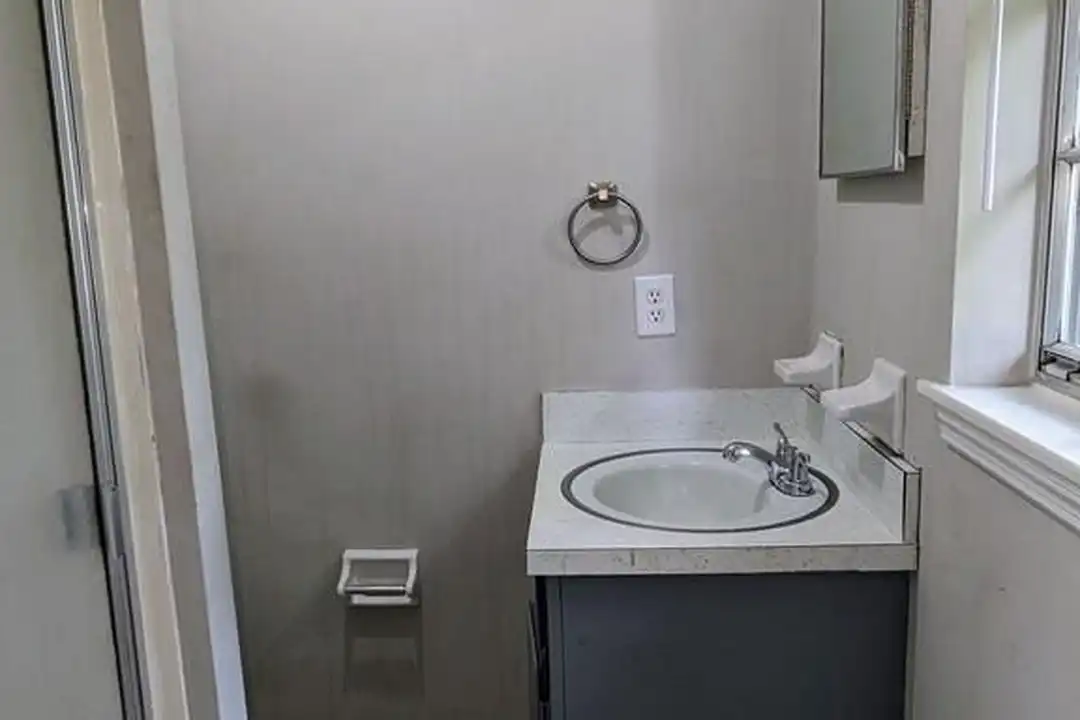 613 Franklin St - View 5