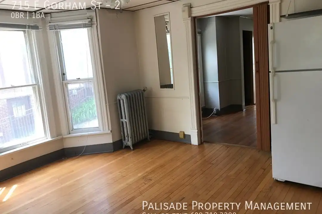 715 E Gorham St - More