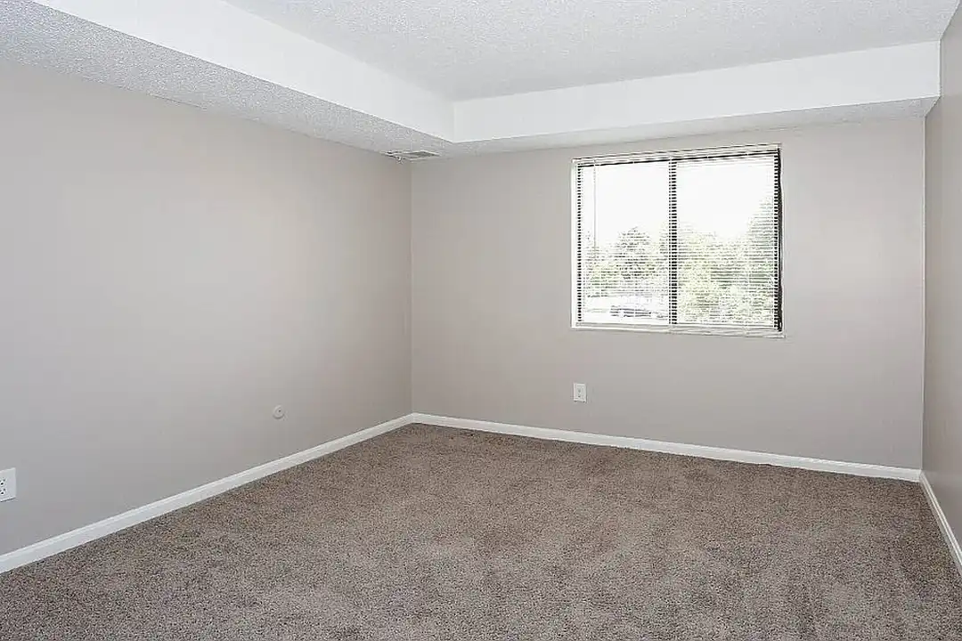 Chimneys Of Oak Creek Apartments – photo 1 of 40