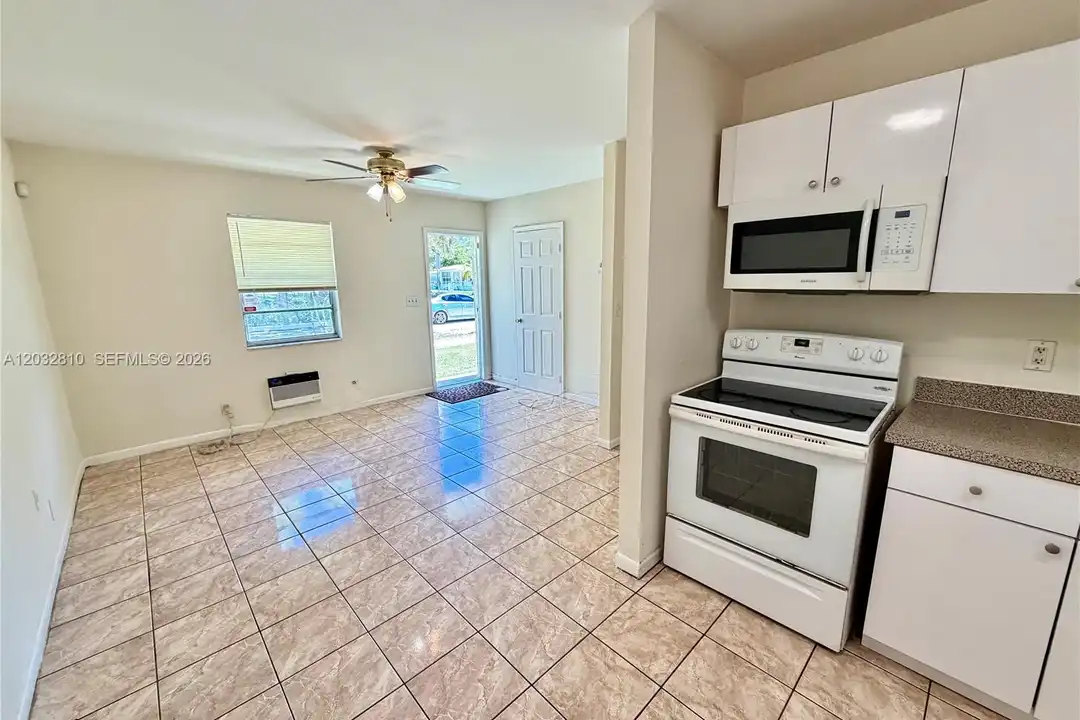 4801 SW 18th St unit 2 - View 5