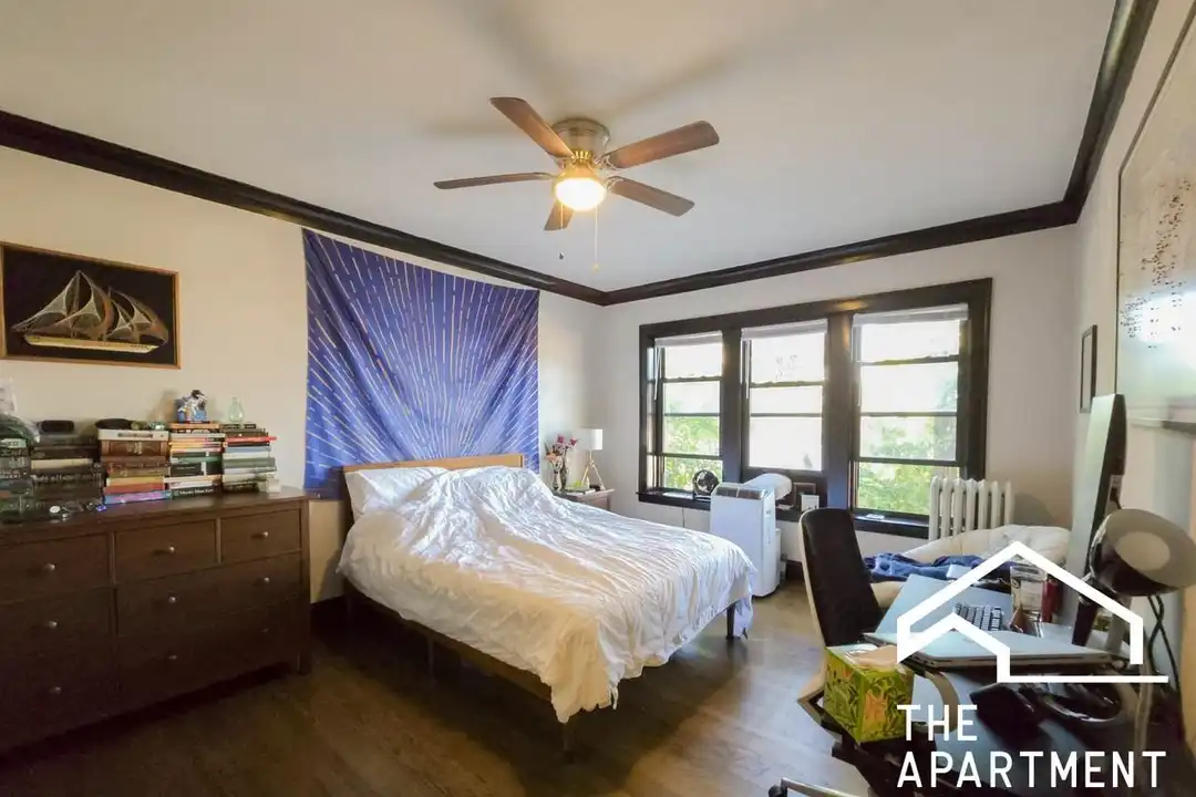 1827 W Winona St unit 2 - View 4