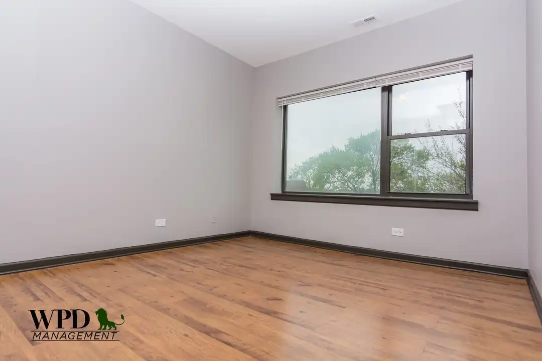 Apartment in Hyde Park Township, Grand Crossing, Greater Grand Crossing - View 3