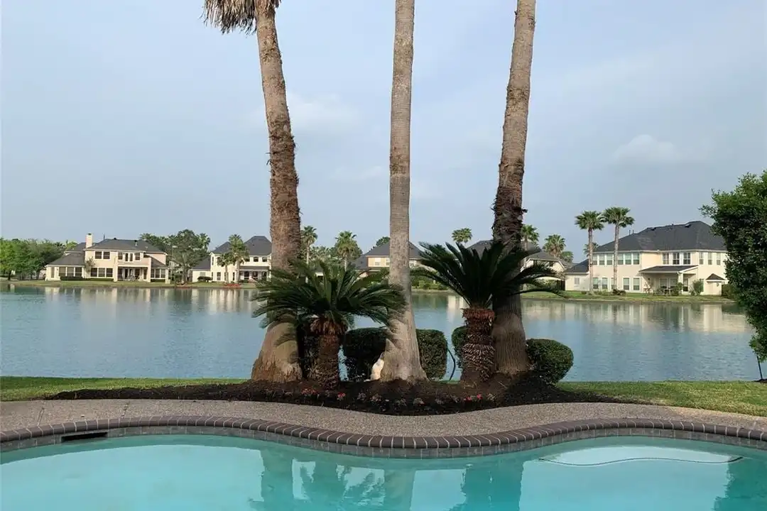 19818 Parkwater Cir - View 3