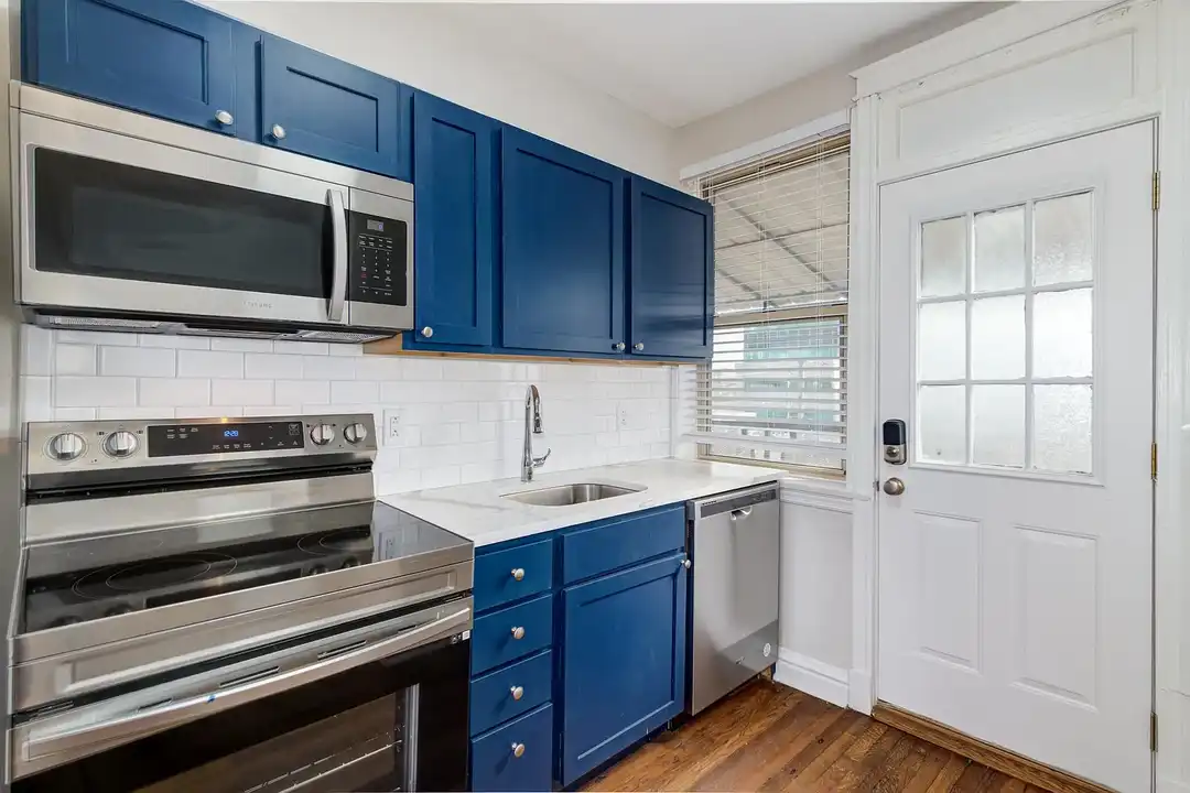 Oakview Apartments – photo 1