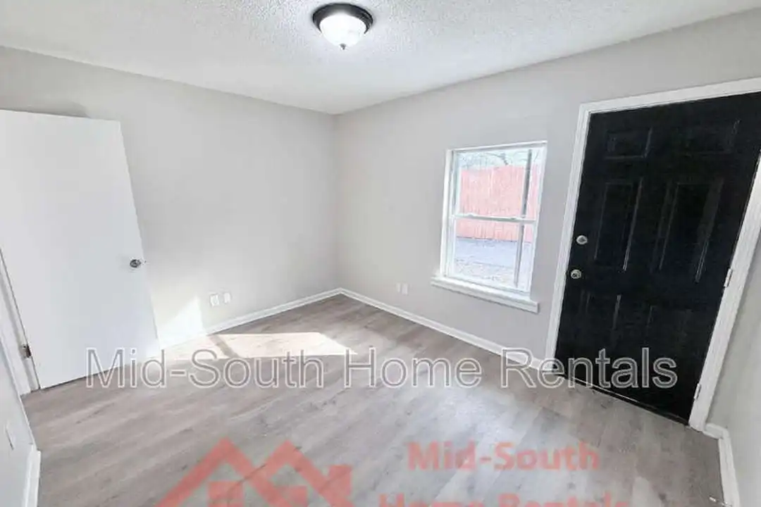 139 N Claybrook St unit 9 – pohled 4