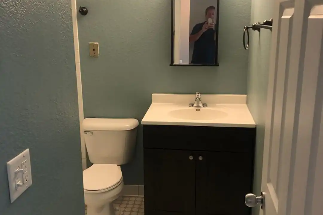 2631 Columbus Ave S unit #209 - View 5