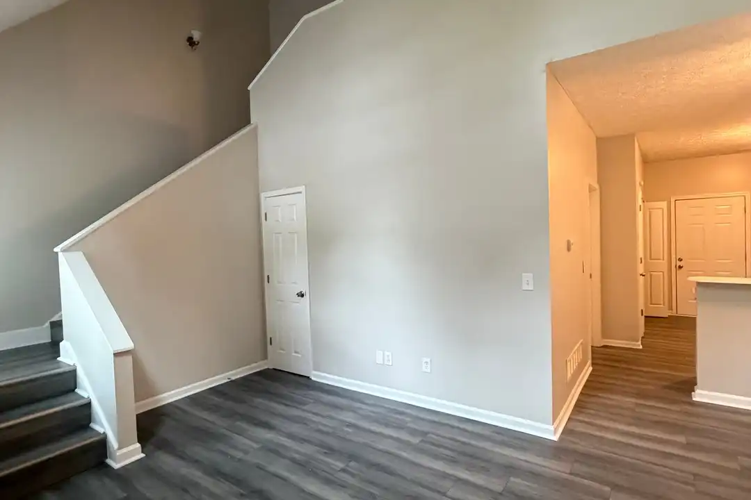 347 Leafmore Rd SW unit E - View 6
