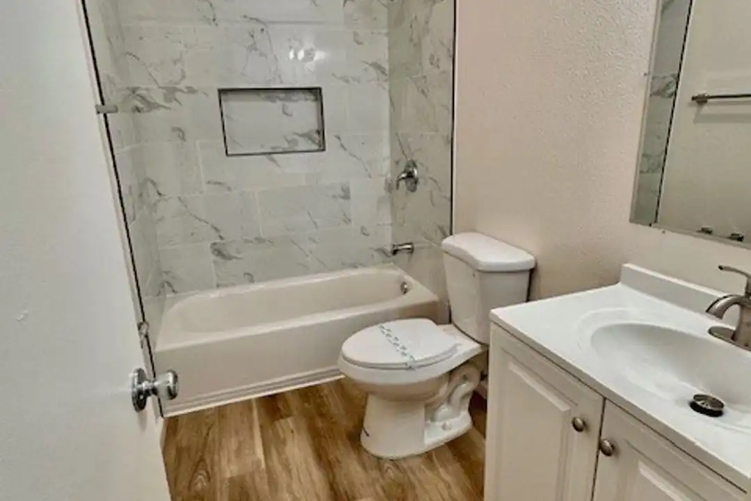 974 Thomas Ave unit 03 - View 5