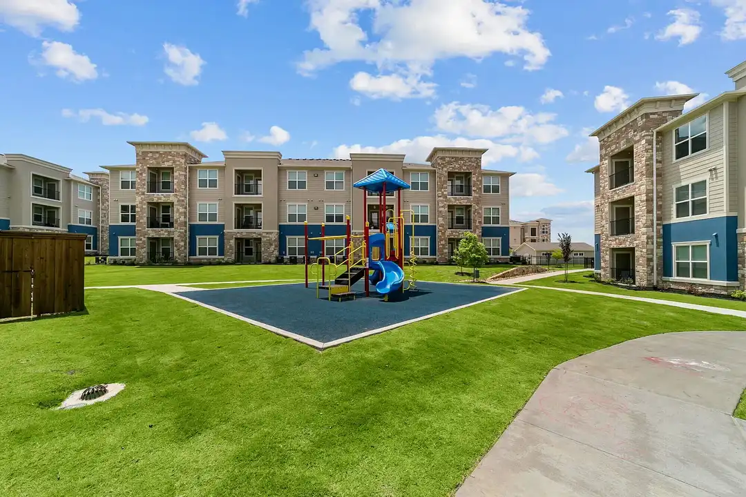Cross Timbers Apartments - More