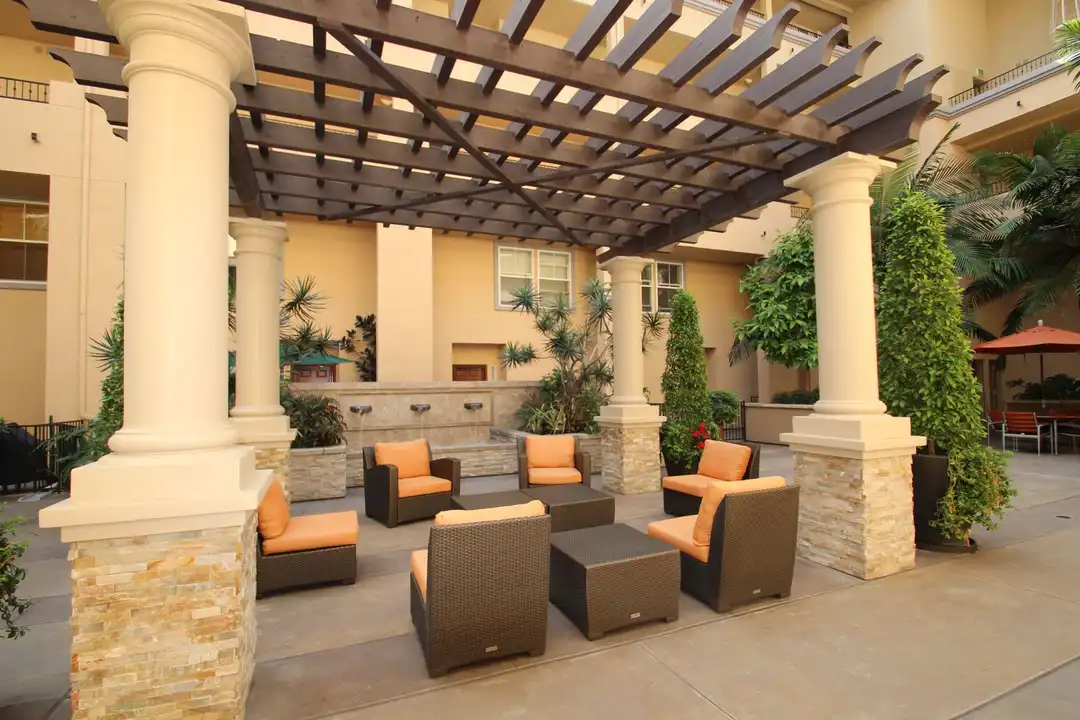 Apartment in San Diego, Marina District, Banker's Hill - View 2