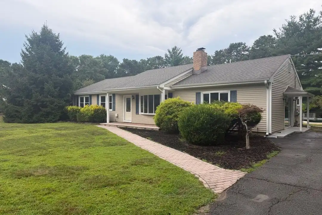 2021 Paterson Ave – photo 1 of 16