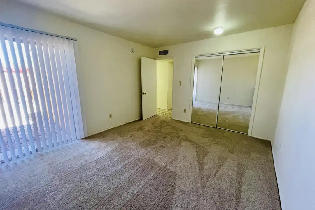 3216 N Cherry Ave - View 5