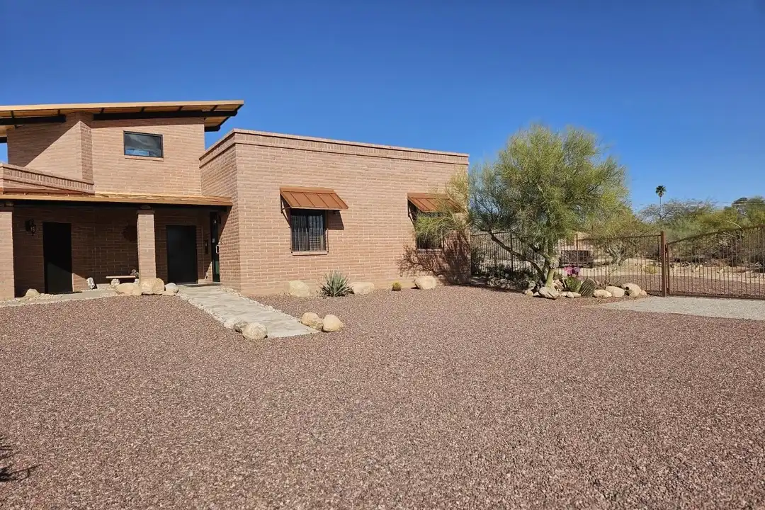 7040 N Montecatina Dr unit 1 - View 2