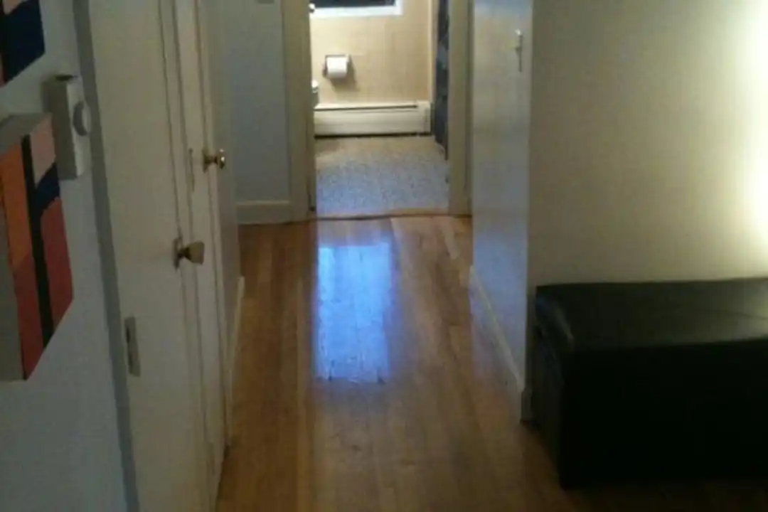 36 Dighton St – další