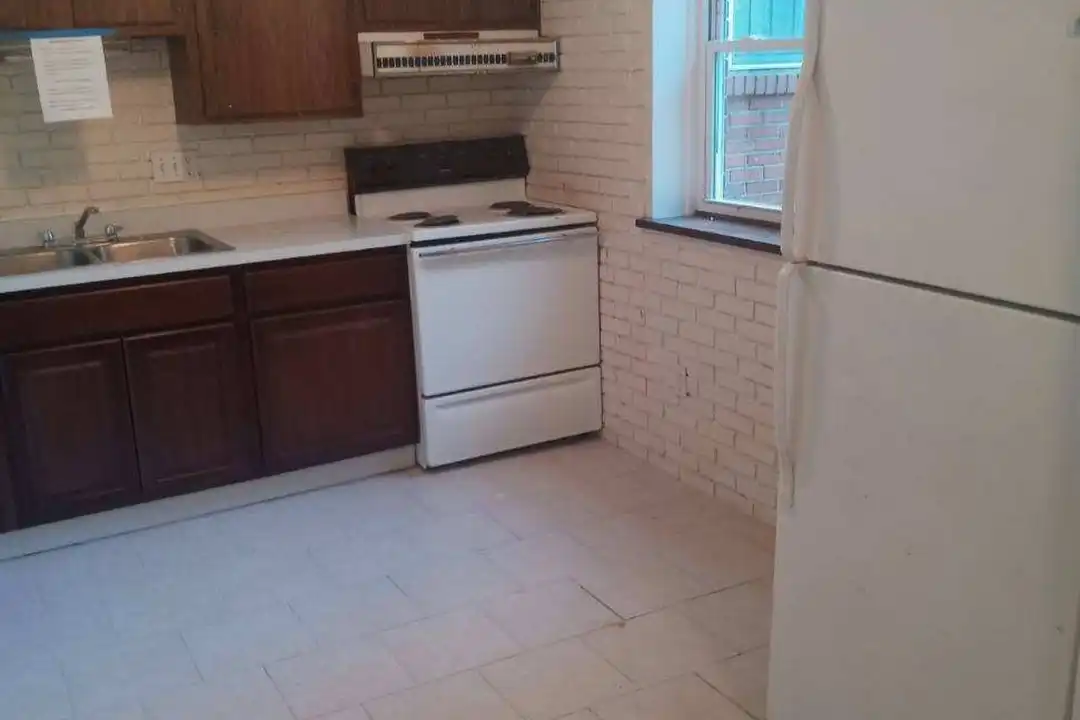 210 5th Ave unit 14 – photo 1 of 11