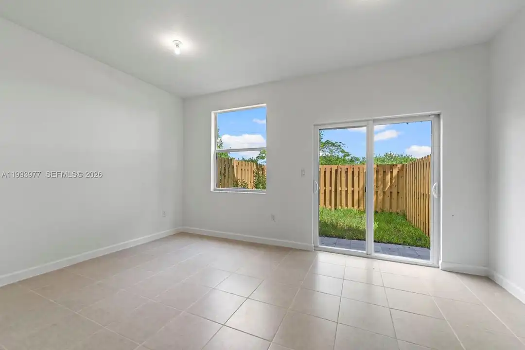 1533 SE 27th Rd - View 4