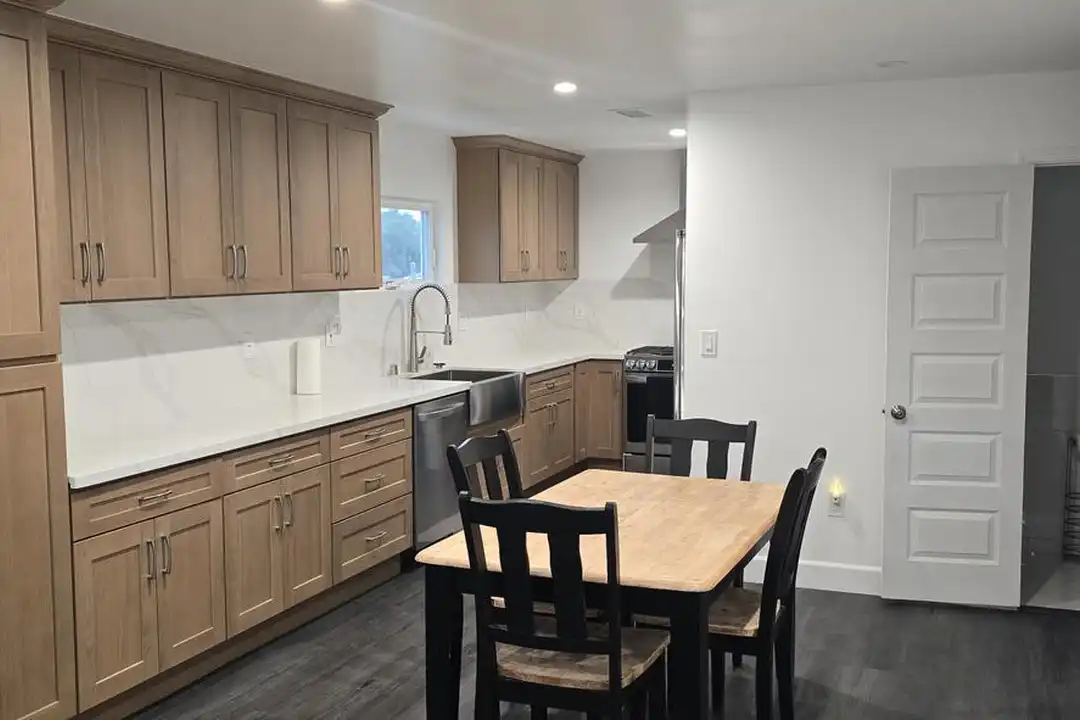 530 W 3rd St unit A - More
